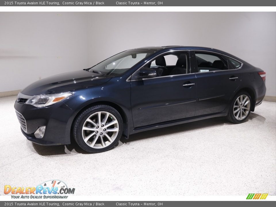 Front 3/4 View of 2015 Toyota Avalon XLE Touring Photo #3