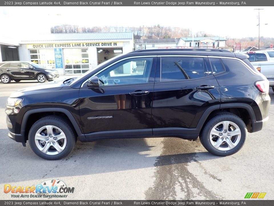 2023 Jeep Compass Latitude 4x4 Diamond Black Crystal Pearl / Black Photo #2