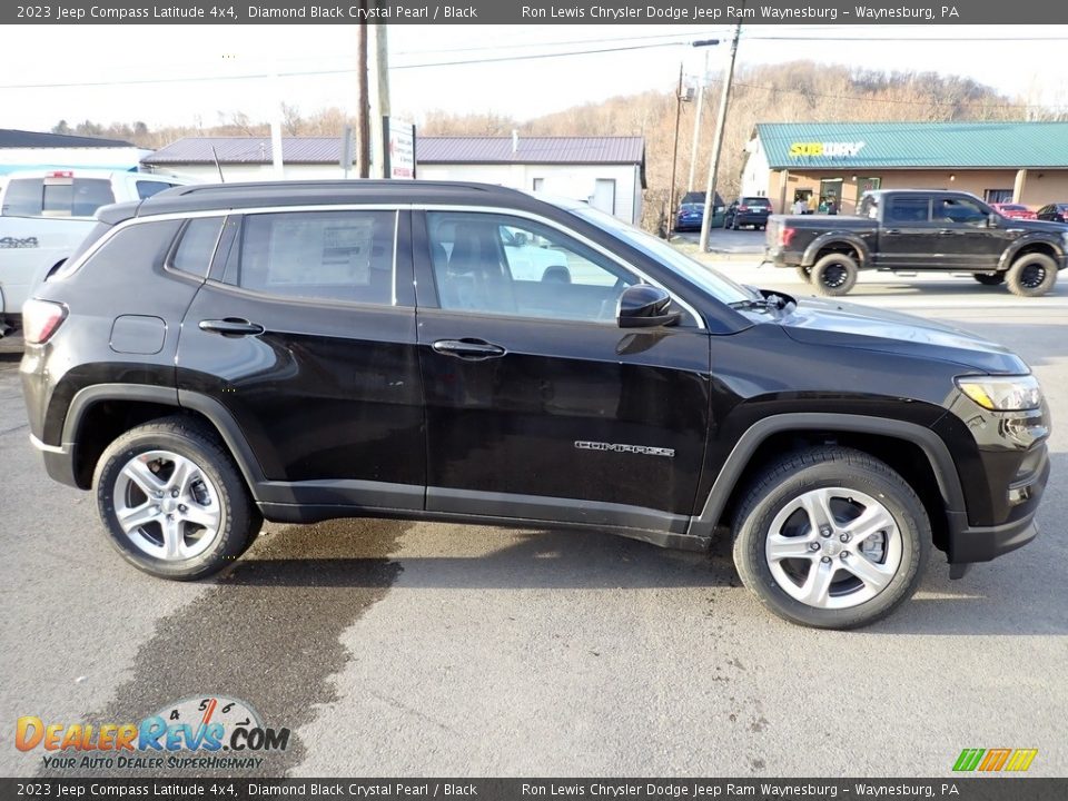 2023 Jeep Compass Latitude 4x4 Diamond Black Crystal Pearl / Black Photo #7