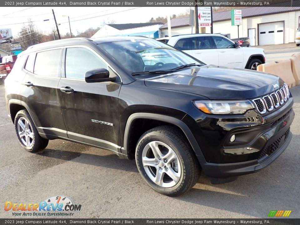 2023 Jeep Compass Latitude 4x4 Diamond Black Crystal Pearl / Black Photo #8