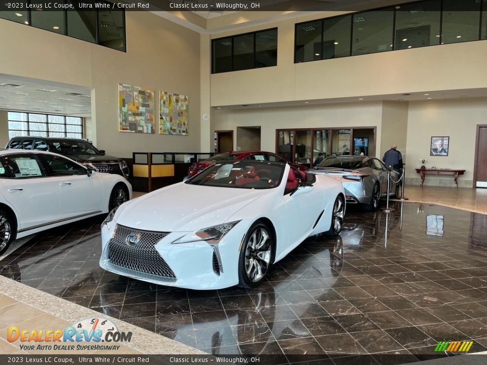 Front 3/4 View of 2023 Lexus LC Coupe Photo #2