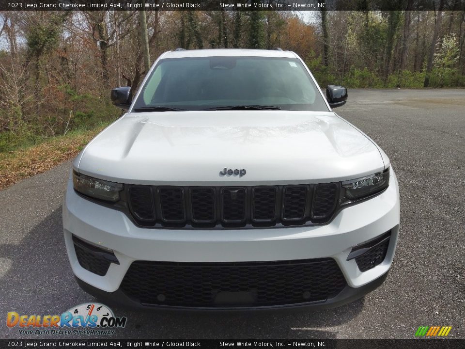 2023 Jeep Grand Cherokee Limited 4x4 Bright White / Global Black Photo #3