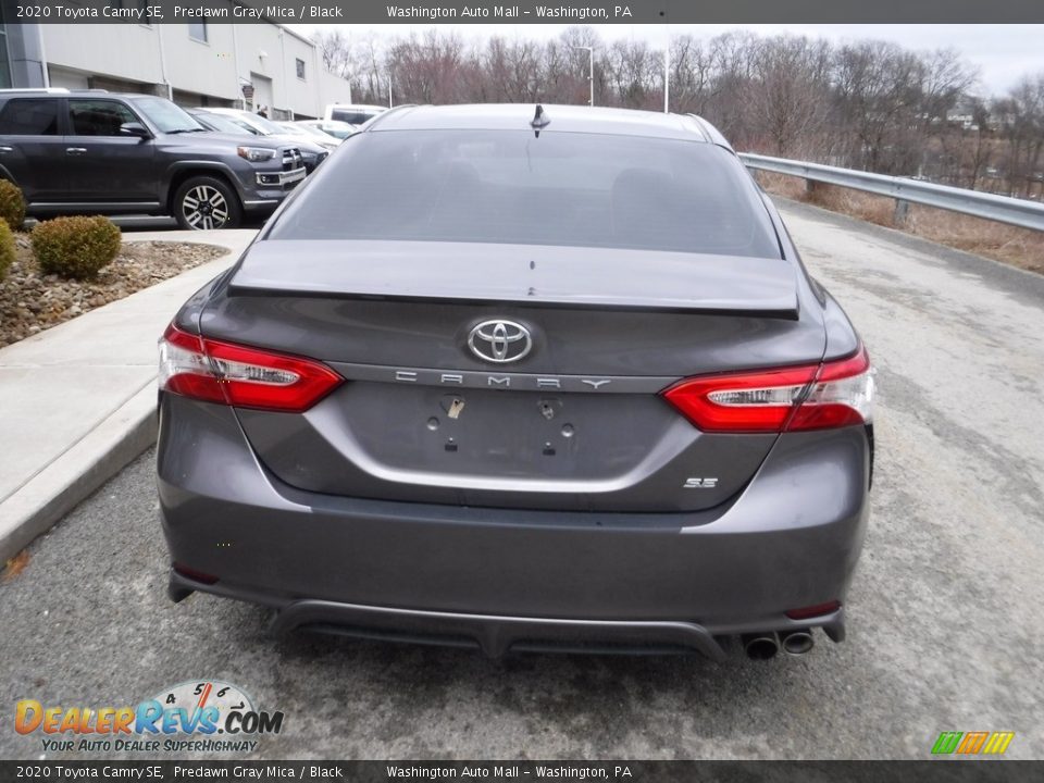 2020 Toyota Camry SE Predawn Gray Mica / Black Photo #16