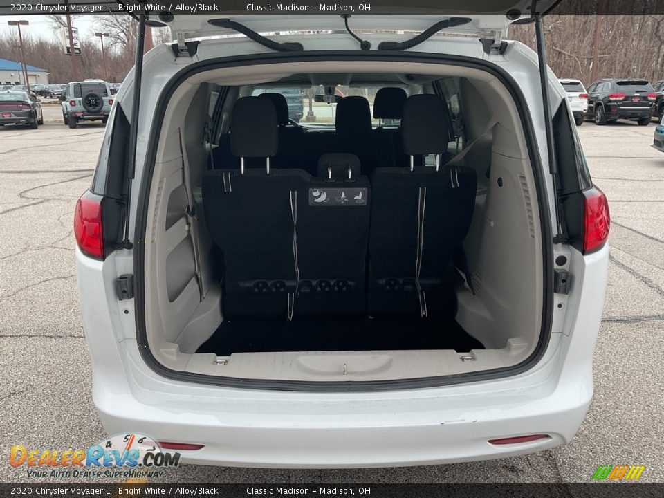 2020 Chrysler Voyager L Trunk Photo #13