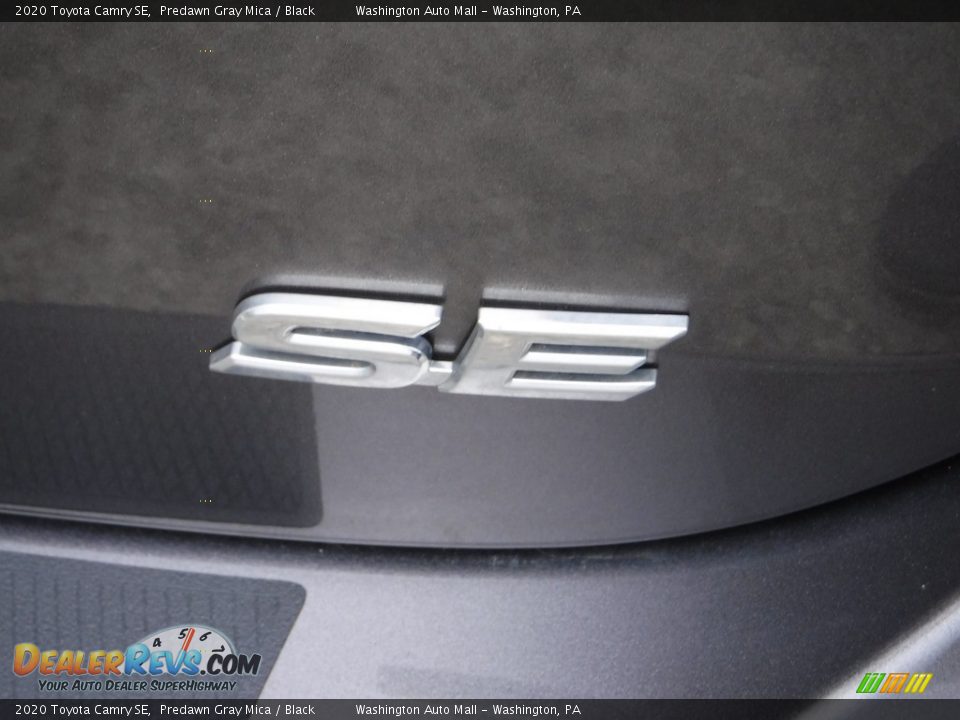 2020 Toyota Camry SE Predawn Gray Mica / Black Photo #18