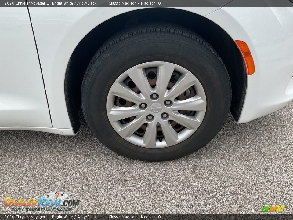 2020 Chrysler Voyager L Wheel Photo #14
