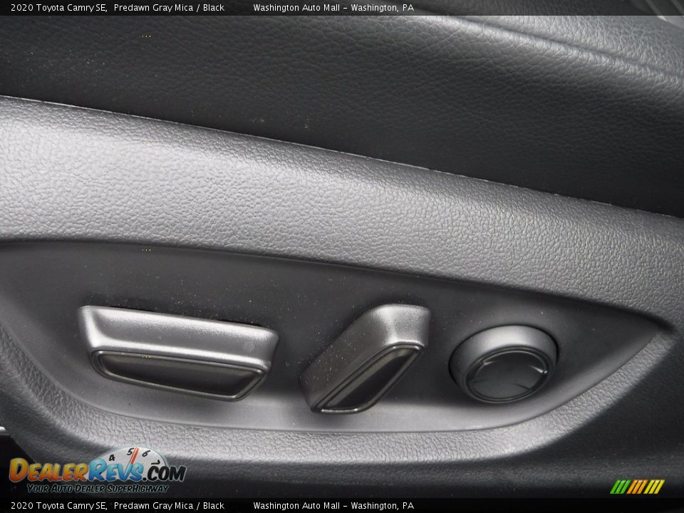 2020 Toyota Camry SE Predawn Gray Mica / Black Photo #24