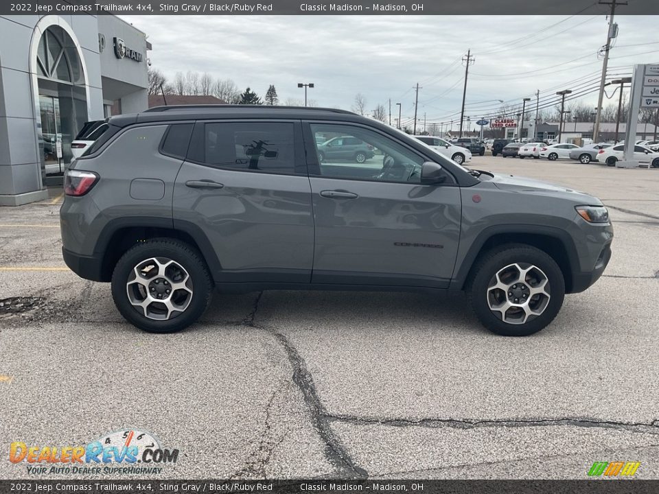 2022 Jeep Compass Trailhawk 4x4 Sting Gray / Black/Ruby Red Photo #9