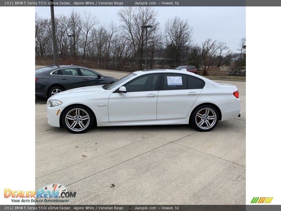 2012 BMW 5 Series 550i xDrive Sedan Alpine White / Venetian Beige Photo #2