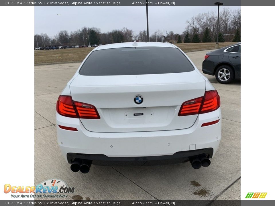 2012 BMW 5 Series 550i xDrive Sedan Alpine White / Venetian Beige Photo #4