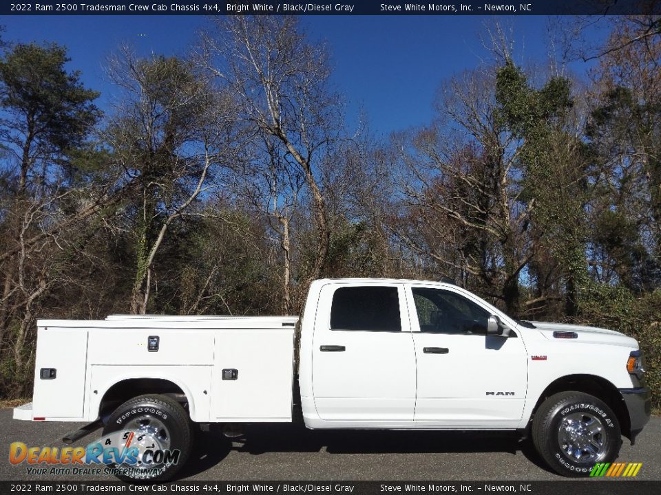 2022 Ram 2500 Tradesman Crew Cab Chassis 4x4 Bright White / Black/Diesel Gray Photo #5