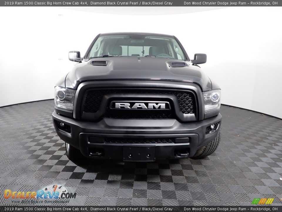 2019 Ram 1500 Classic Big Horn Crew Cab 4x4 Diamond Black Crystal Pearl / Black/Diesel Gray Photo #4