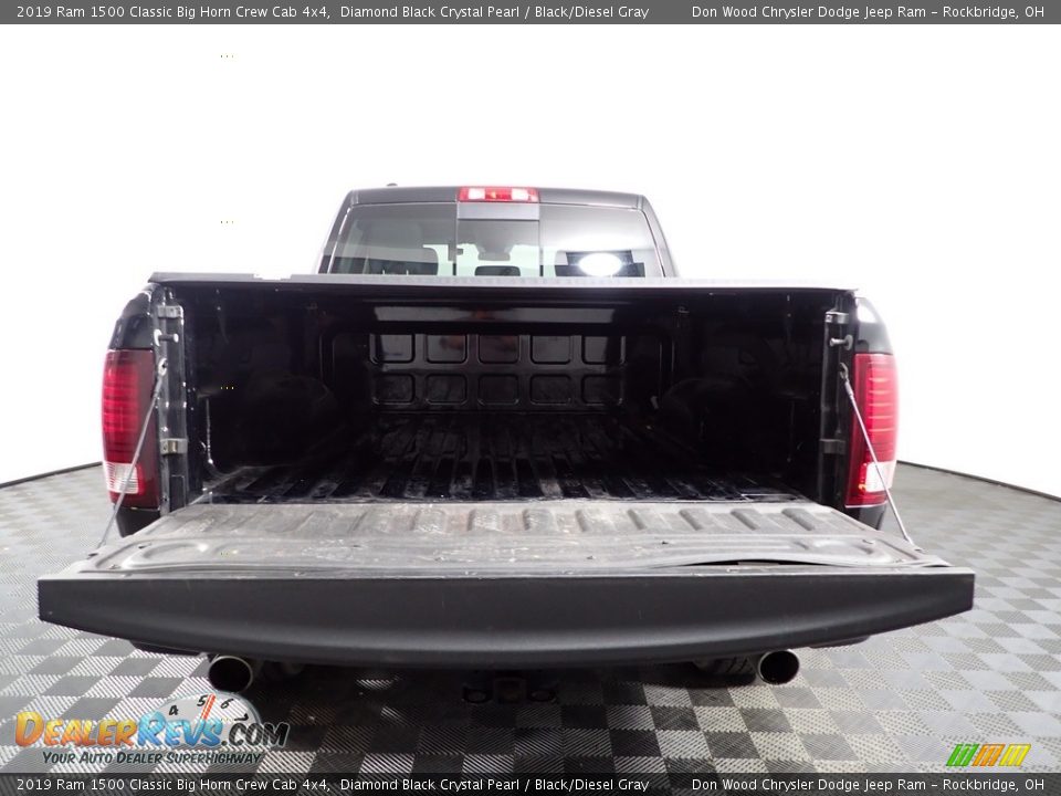 2019 Ram 1500 Classic Big Horn Crew Cab 4x4 Diamond Black Crystal Pearl / Black/Diesel Gray Photo #8