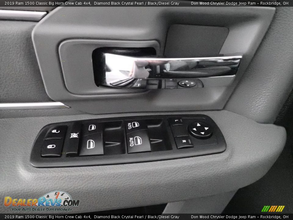 2019 Ram 1500 Classic Big Horn Crew Cab 4x4 Diamond Black Crystal Pearl / Black/Diesel Gray Photo #11