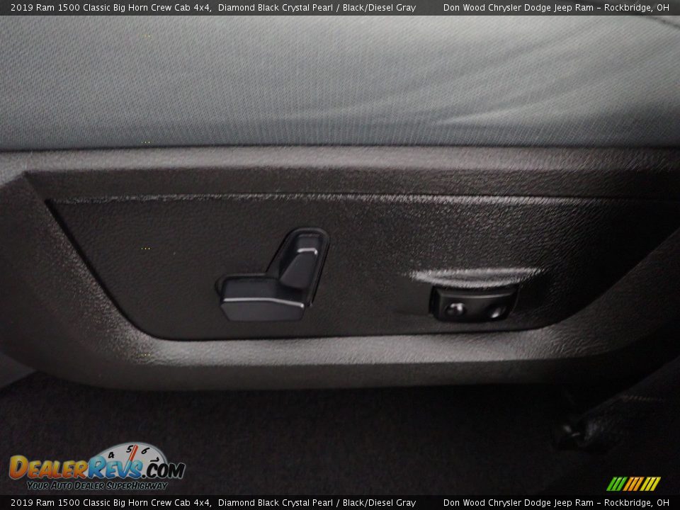 2019 Ram 1500 Classic Big Horn Crew Cab 4x4 Diamond Black Crystal Pearl / Black/Diesel Gray Photo #12