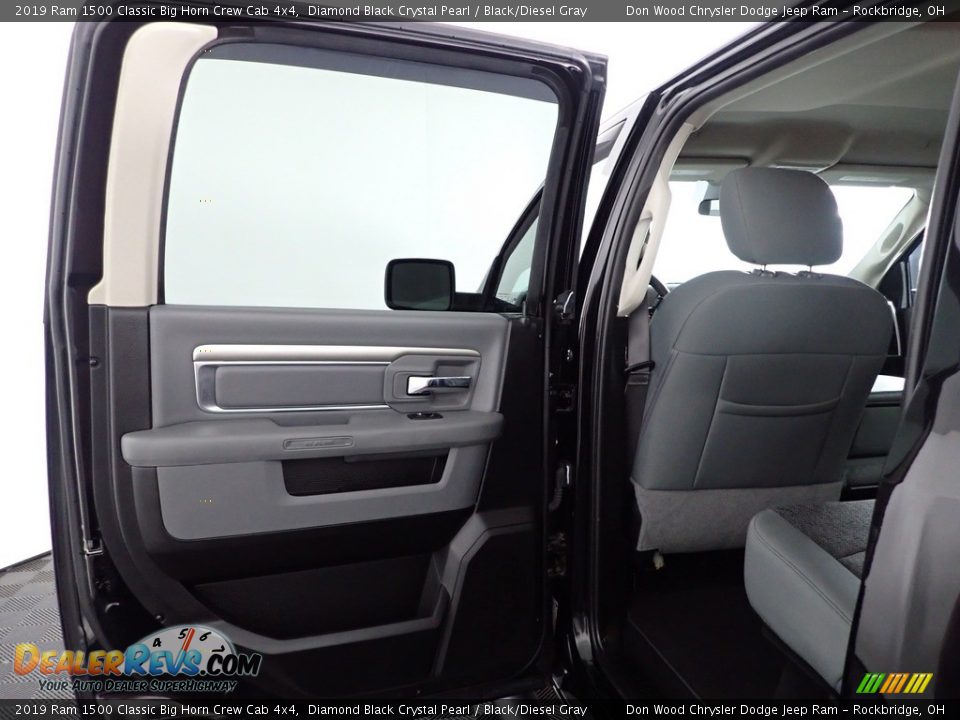 2019 Ram 1500 Classic Big Horn Crew Cab 4x4 Diamond Black Crystal Pearl / Black/Diesel Gray Photo #21