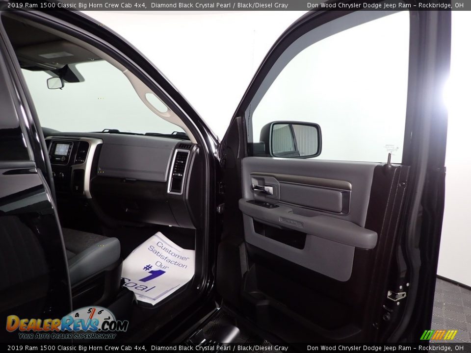 2019 Ram 1500 Classic Big Horn Crew Cab 4x4 Diamond Black Crystal Pearl / Black/Diesel Gray Photo #24