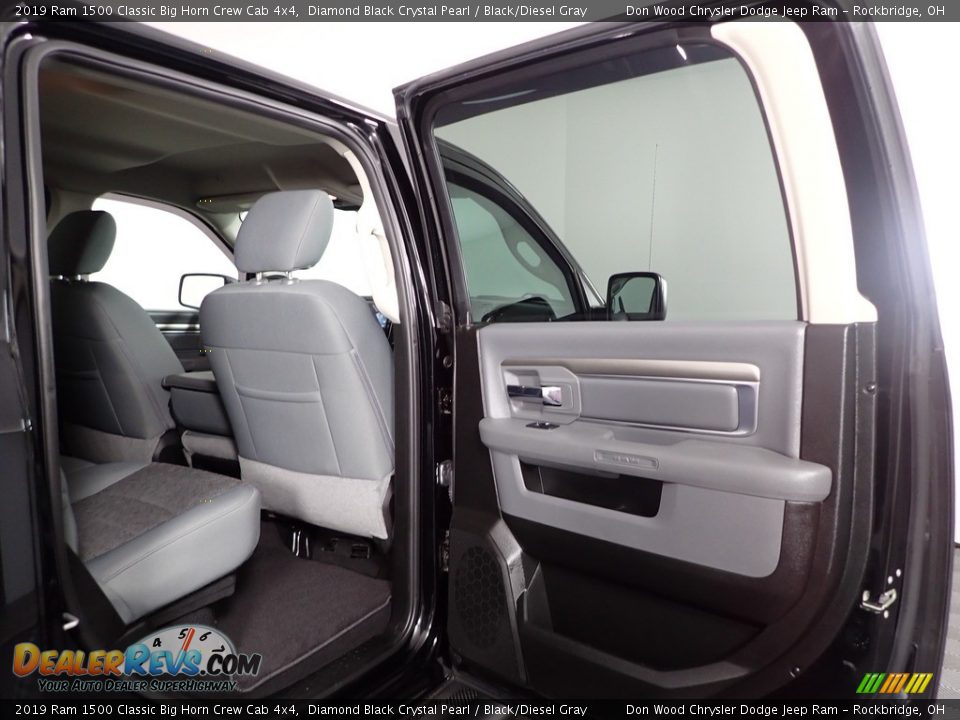 2019 Ram 1500 Classic Big Horn Crew Cab 4x4 Diamond Black Crystal Pearl / Black/Diesel Gray Photo #26