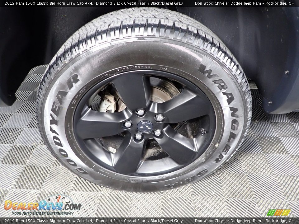 2019 Ram 1500 Classic Big Horn Crew Cab 4x4 Diamond Black Crystal Pearl / Black/Diesel Gray Photo #30
