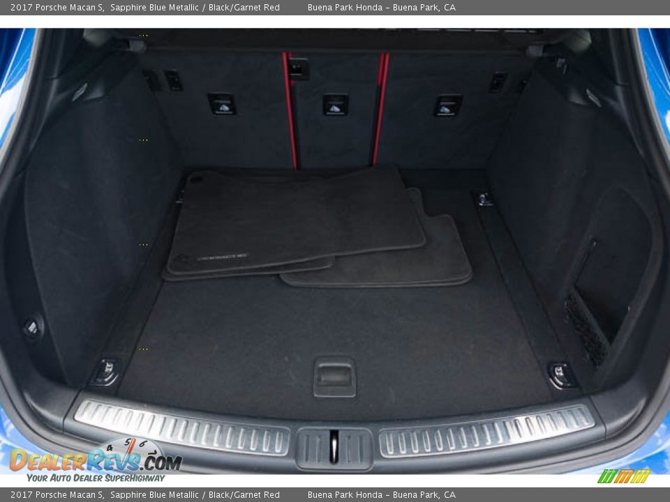 2017 Porsche Macan S Trunk Photo #31