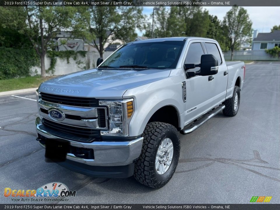 Front 3/4 View of 2019 Ford F250 Super Duty Lariat Crew Cab 4x4 Photo #14