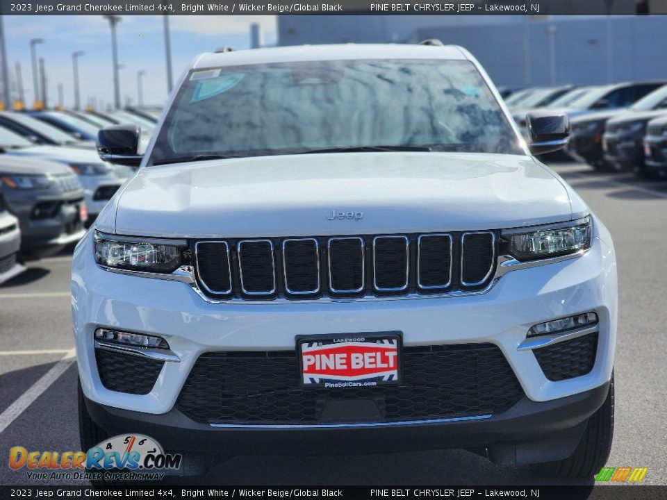 2023 Jeep Grand Cherokee Limited 4x4 Bright White / Wicker Beige/Global Black Photo #2