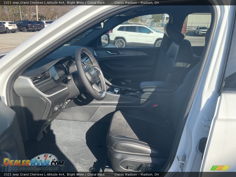2023 Jeep Grand Cherokee L Altitude 4x4 Bright White / Global Black Photo #2