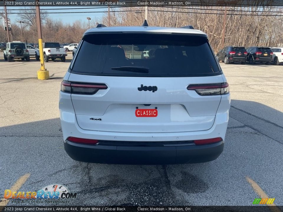 2023 Jeep Grand Cherokee L Altitude 4x4 Bright White / Global Black Photo #13
