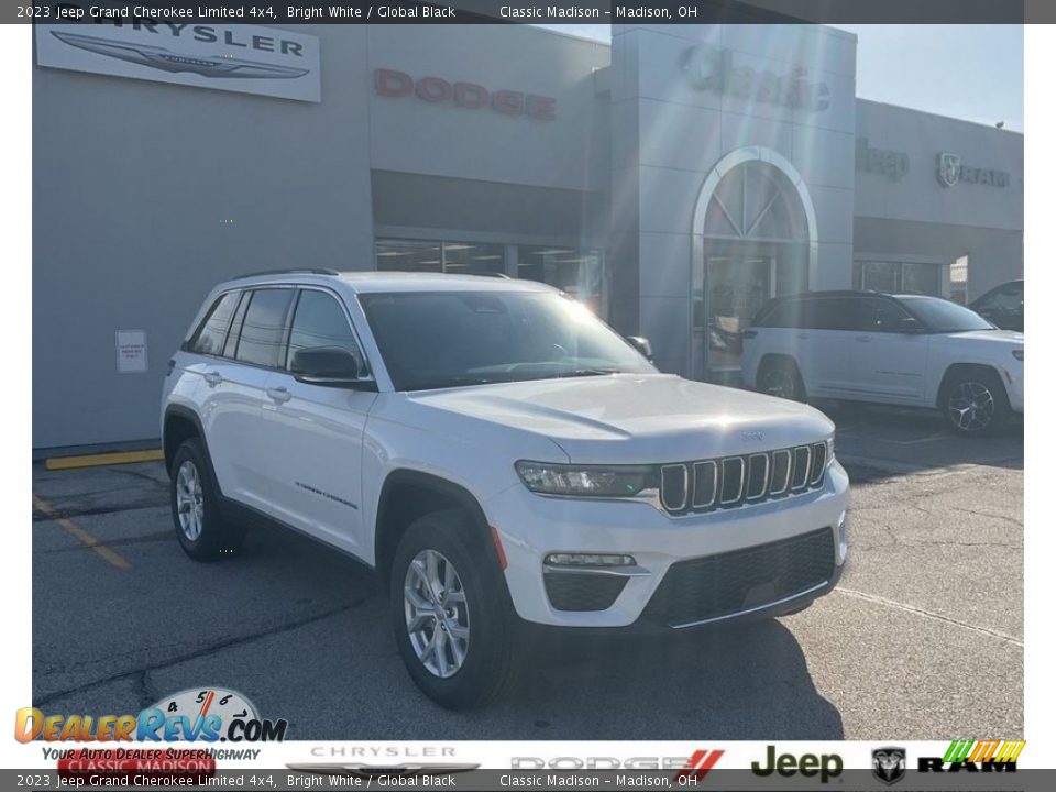 2023 Jeep Grand Cherokee Limited 4x4 Bright White / Global Black Photo #1