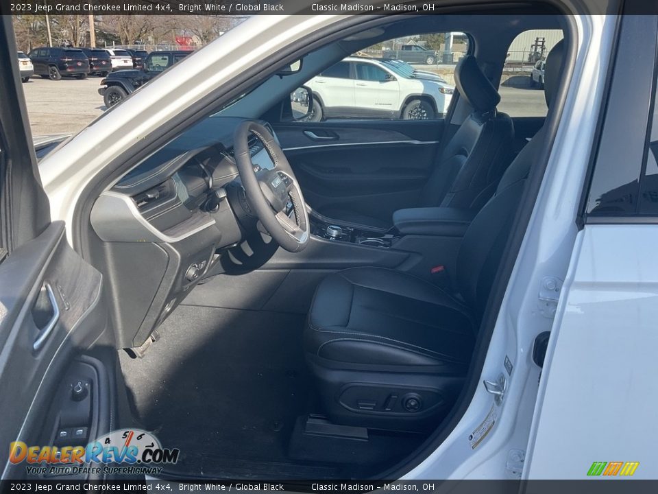 2023 Jeep Grand Cherokee Limited 4x4 Bright White / Global Black Photo #2