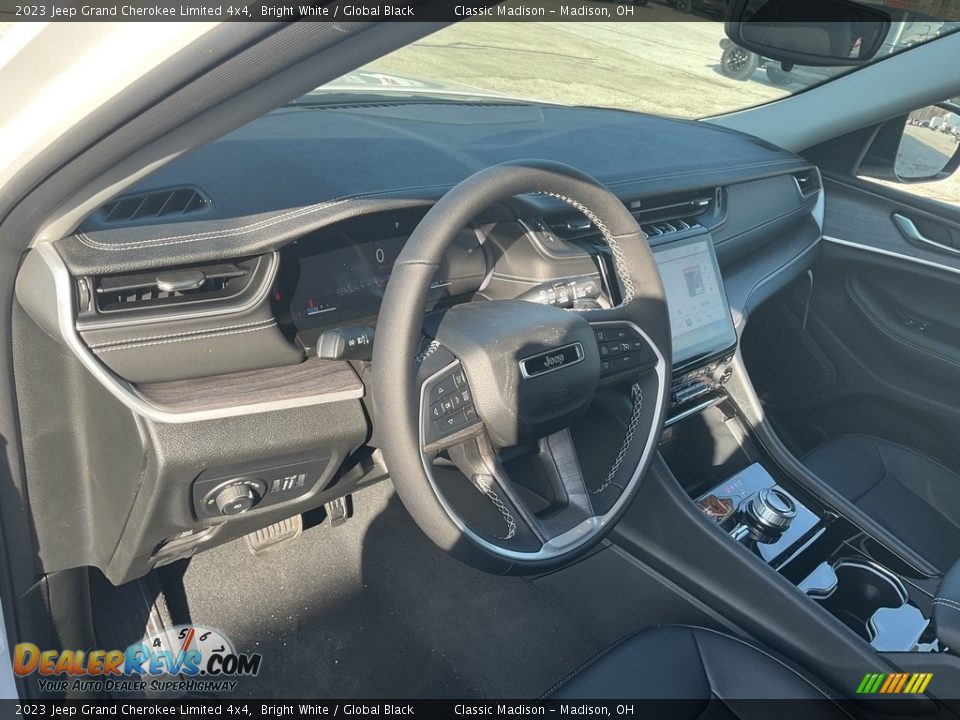 2023 Jeep Grand Cherokee Limited 4x4 Bright White / Global Black Photo #4