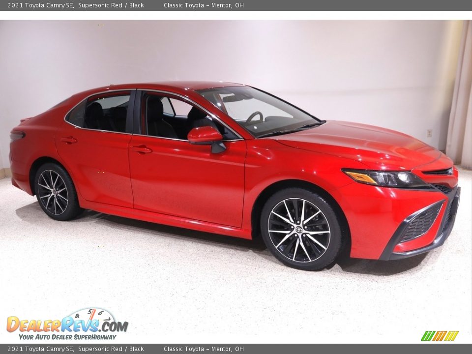 2021 Toyota Camry SE Supersonic Red / Black Photo #1
