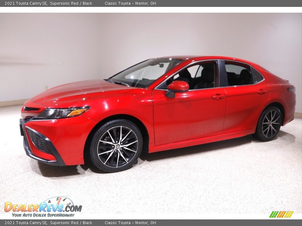 2021 Toyota Camry SE Supersonic Red / Black Photo #3