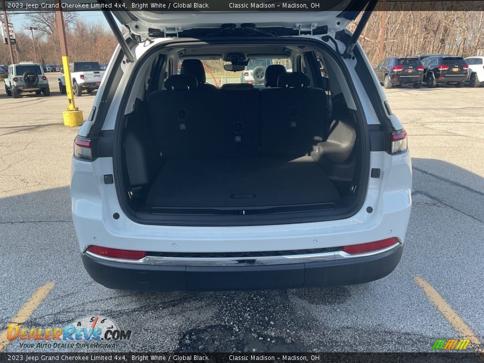 2023 Jeep Grand Cherokee Limited 4x4 Bright White / Global Black Photo #12