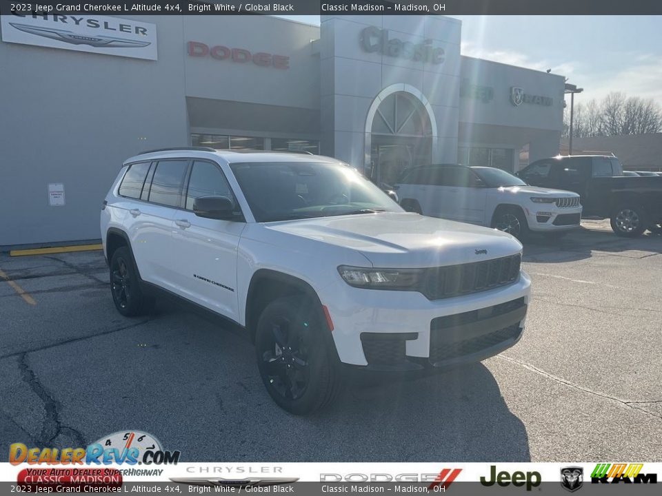 2023 Jeep Grand Cherokee L Altitude 4x4 Bright White / Global Black Photo #1