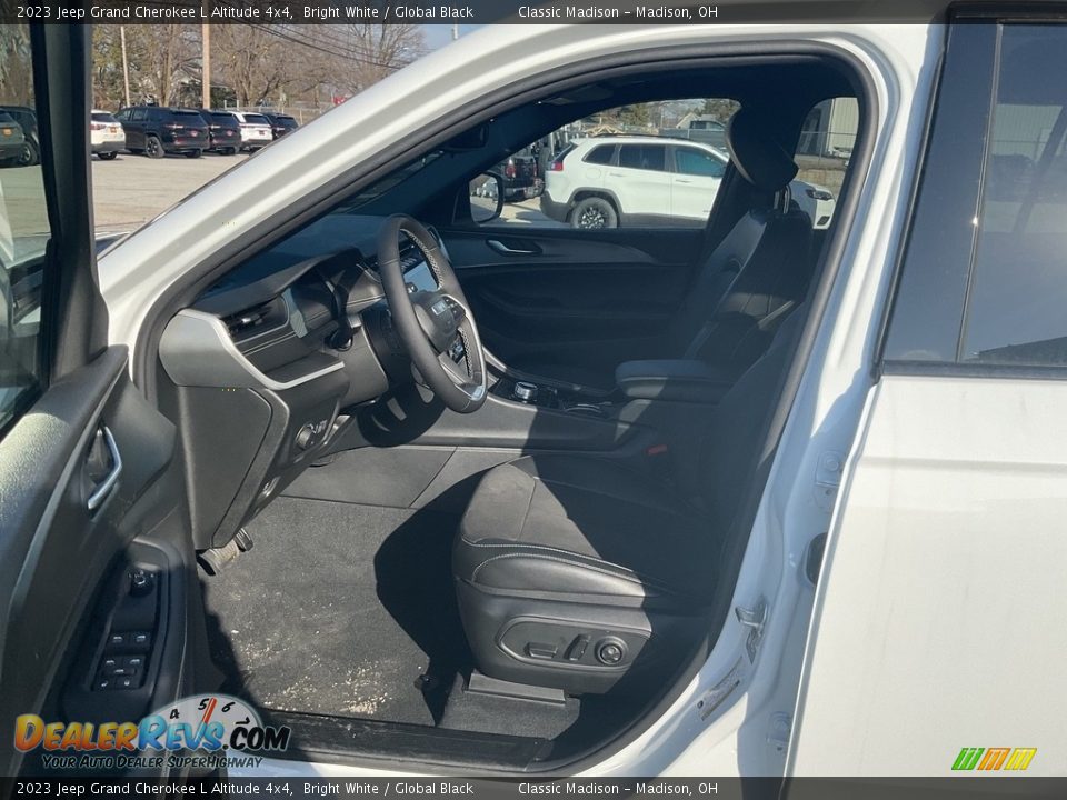 2023 Jeep Grand Cherokee L Altitude 4x4 Bright White / Global Black Photo #2