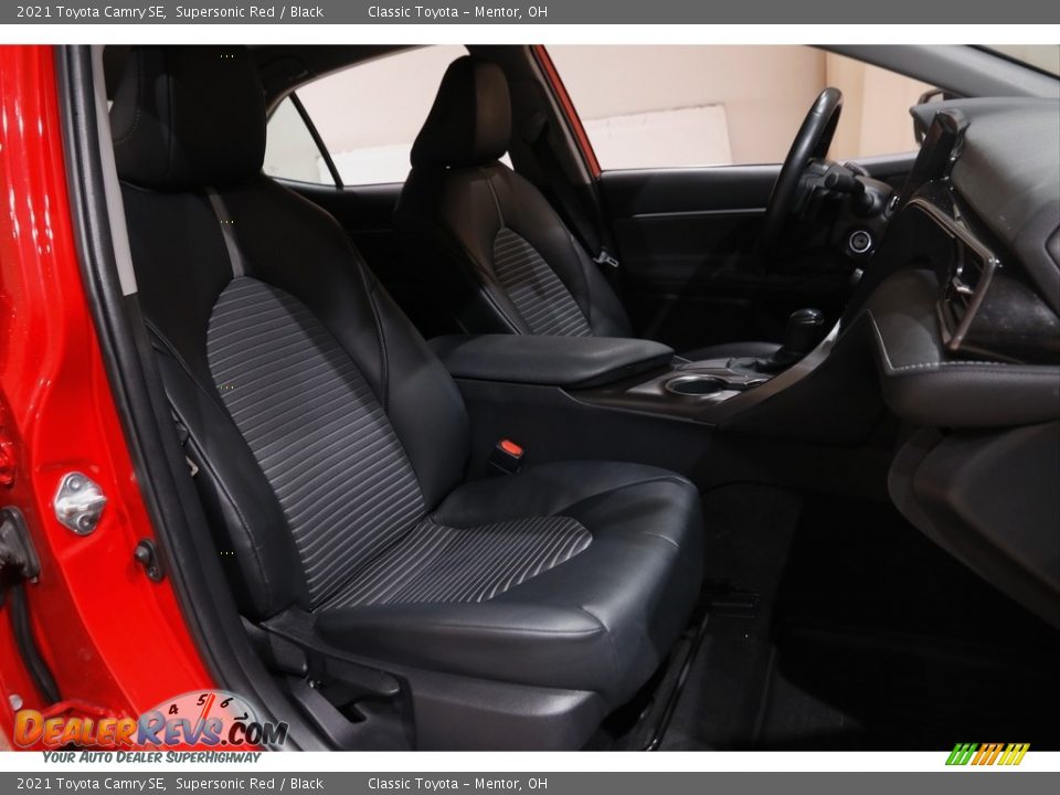 2021 Toyota Camry SE Supersonic Red / Black Photo #13