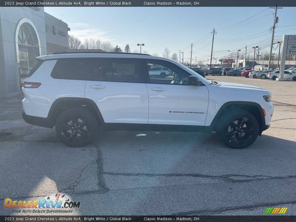 2023 Jeep Grand Cherokee L Altitude 4x4 Bright White / Global Black Photo #10