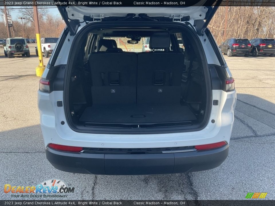 2023 Jeep Grand Cherokee L Altitude 4x4 Bright White / Global Black Photo #13