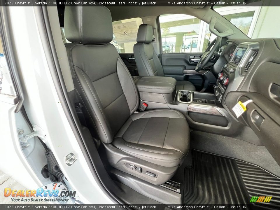 2023 Chevrolet Silverado 2500HD LTZ Crew Cab 4x4 Iridescent Pearl Tricoat / Jet Black Photo #25