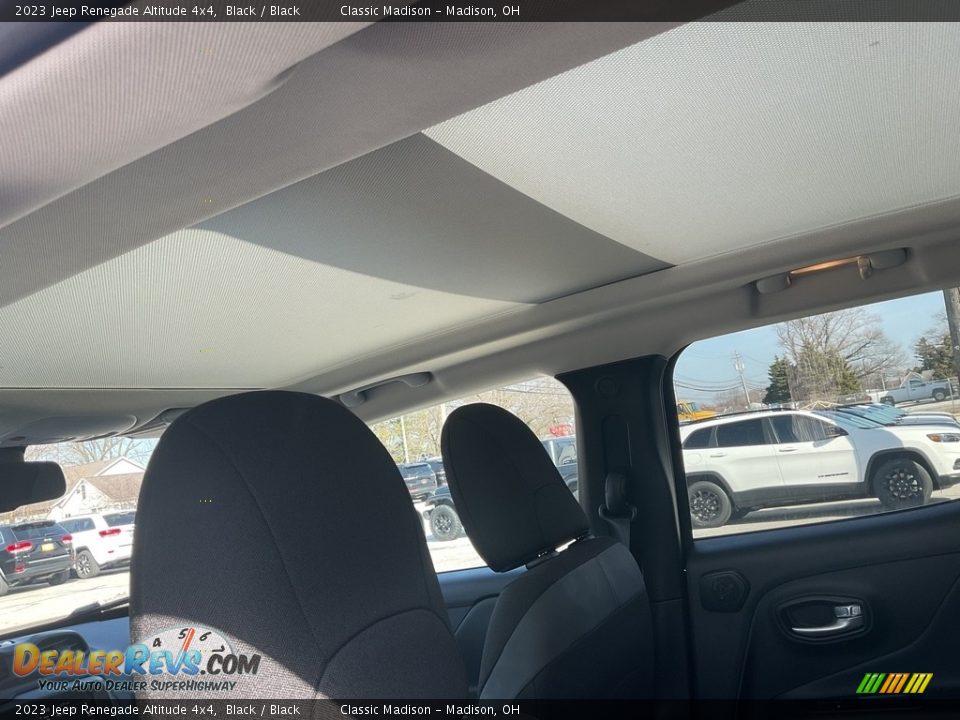 2023 Jeep Renegade Altitude 4x4 Black / Black Photo #7