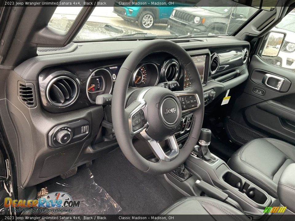 2023 Jeep Wrangler Unlimited Sahara 4x4 Black / Black Photo #4