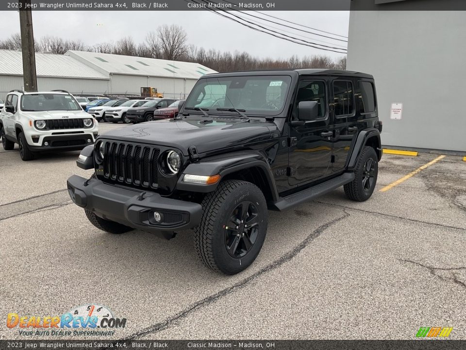 2023 Jeep Wrangler Unlimited Sahara 4x4 Black / Black Photo #7