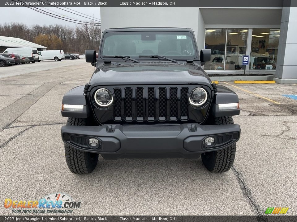 2023 Jeep Wrangler Unlimited Sahara 4x4 Black / Black Photo #9