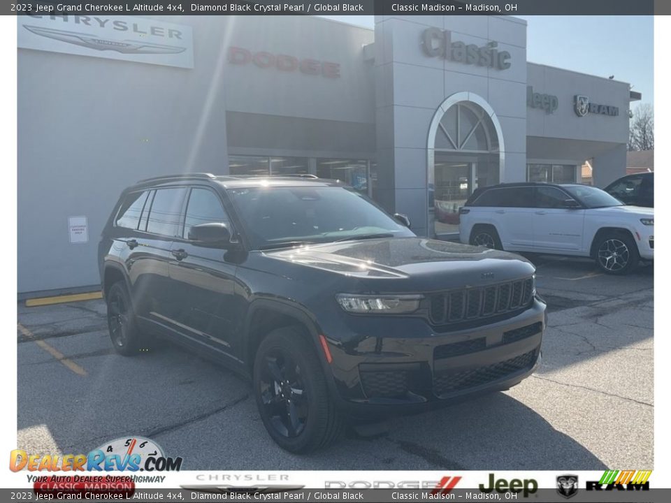 2023 Jeep Grand Cherokee L Altitude 4x4 Diamond Black Crystal Pearl / Global Black Photo #1
