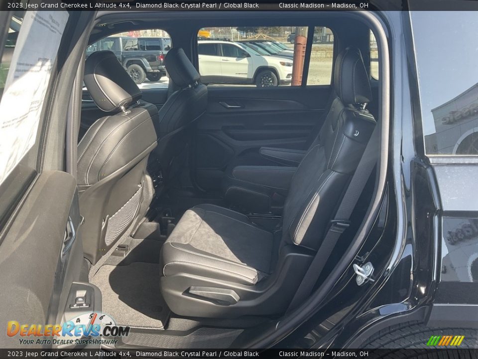 2023 Jeep Grand Cherokee L Altitude 4x4 Diamond Black Crystal Pearl / Global Black Photo #3