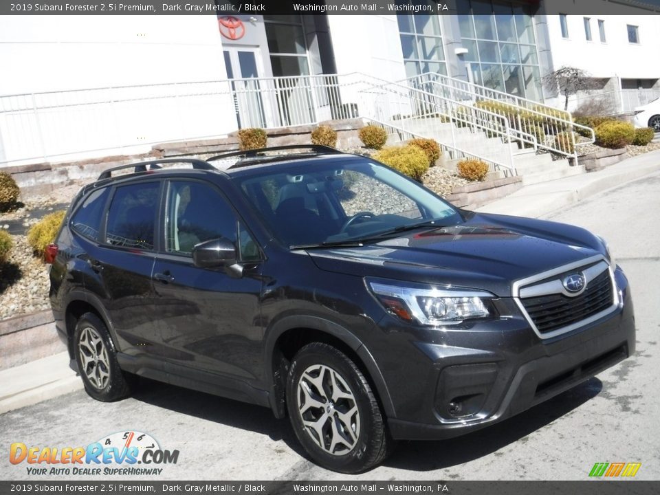 Front 3/4 View of 2019 Subaru Forester 2.5i Premium Photo #1