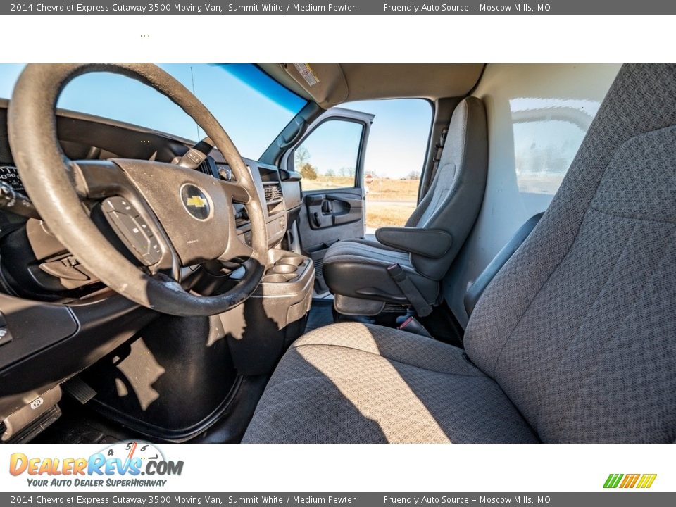 2014 Chevrolet Express Cutaway 3500 Moving Van Summit White / Medium Pewter Photo #14