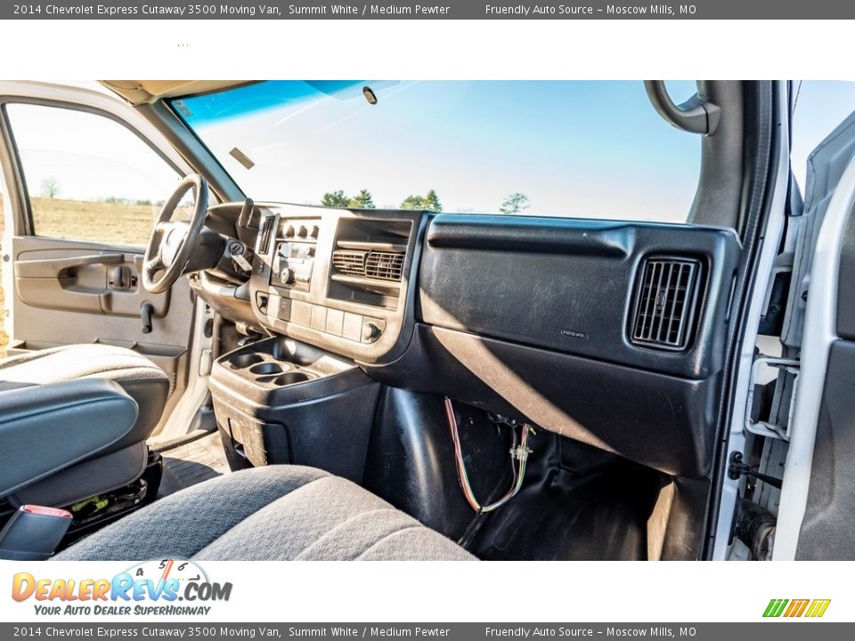 2014 Chevrolet Express Cutaway 3500 Moving Van Summit White / Medium Pewter Photo #16