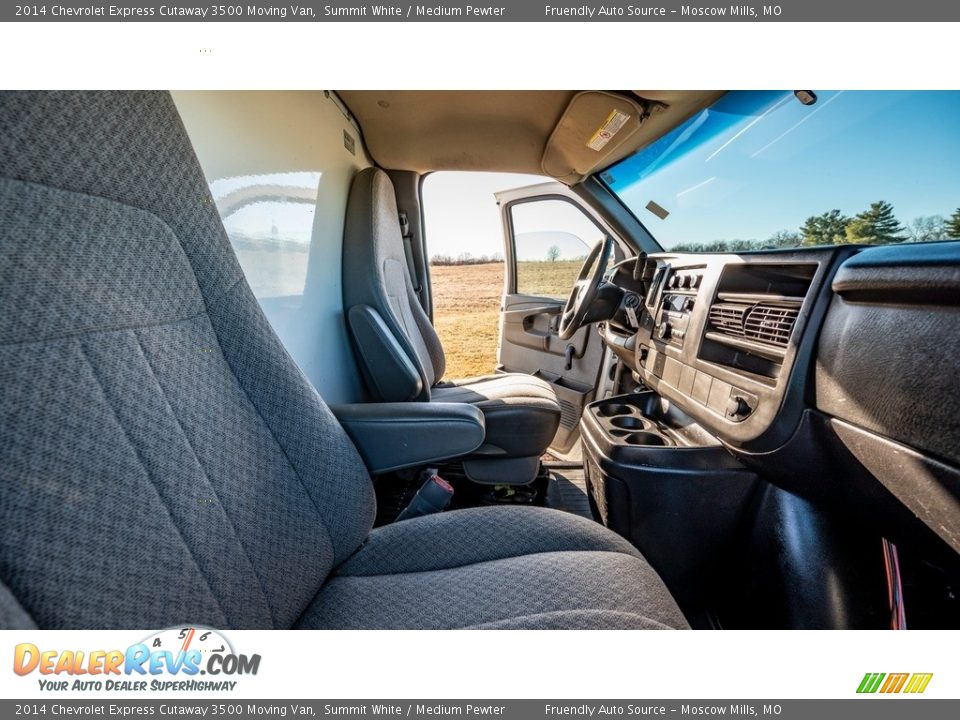 2014 Chevrolet Express Cutaway 3500 Moving Van Summit White / Medium Pewter Photo #17